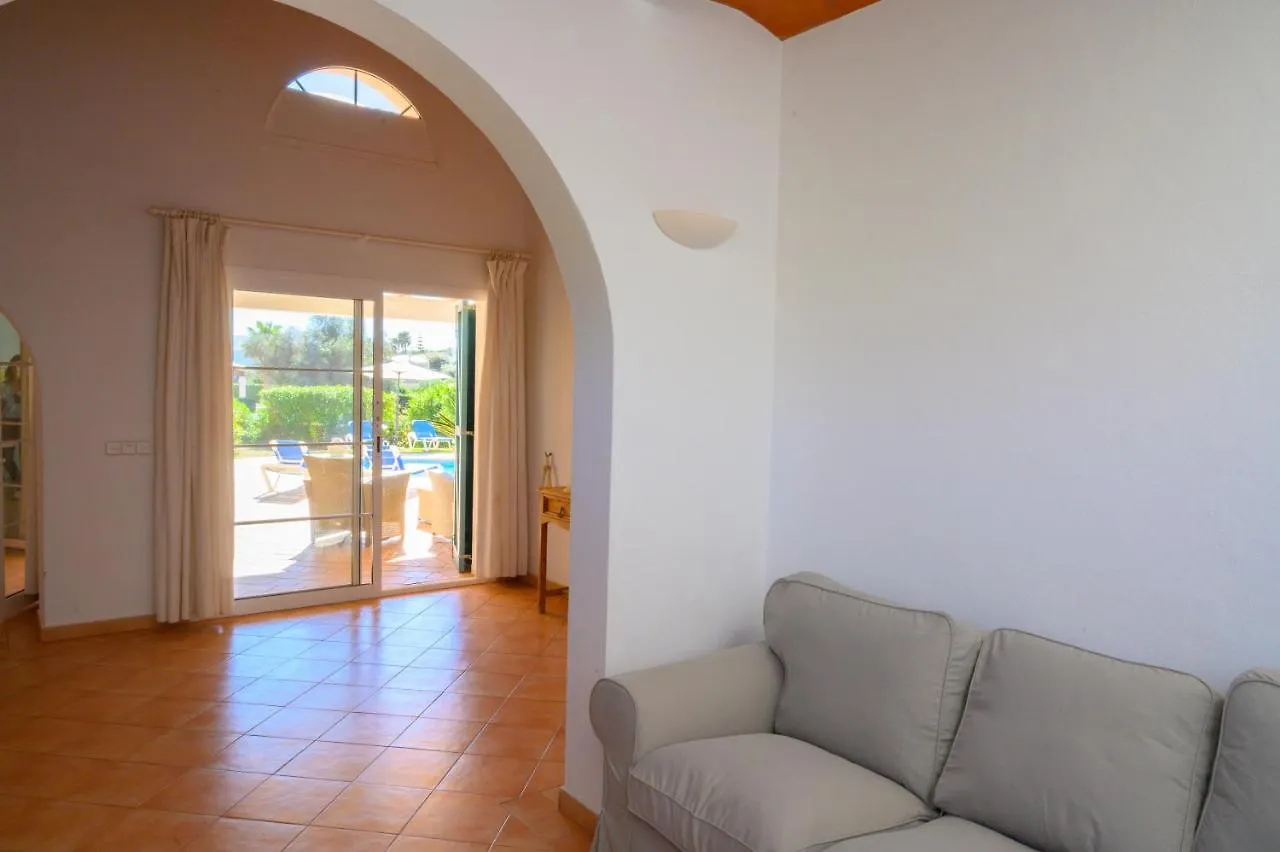 Quite Villa With Private Pool In Бинибека